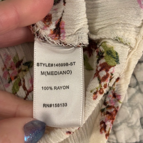 Pink Clover Cream Sleeveless Floral Button-Front Blouse - Picture 8 of 9